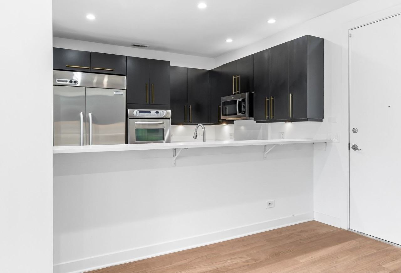 914 W Hubbard St #105 - Photo 5 of 19