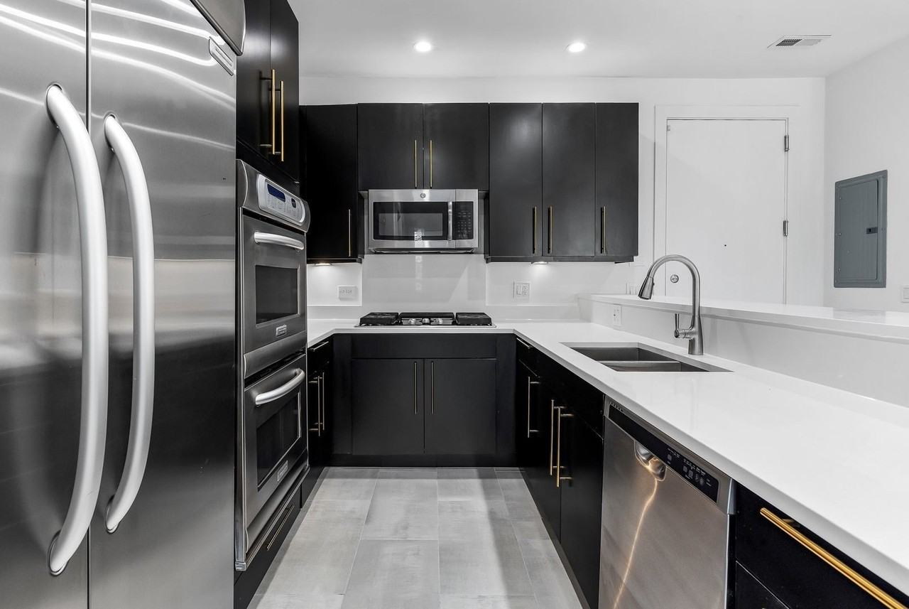 914 W Hubbard St #105 - Photo 6 of 19
