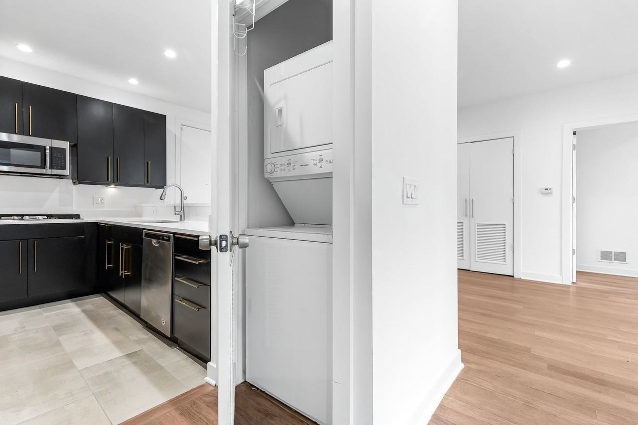 914 W Hubbard St #105 - Photo 7 of 19