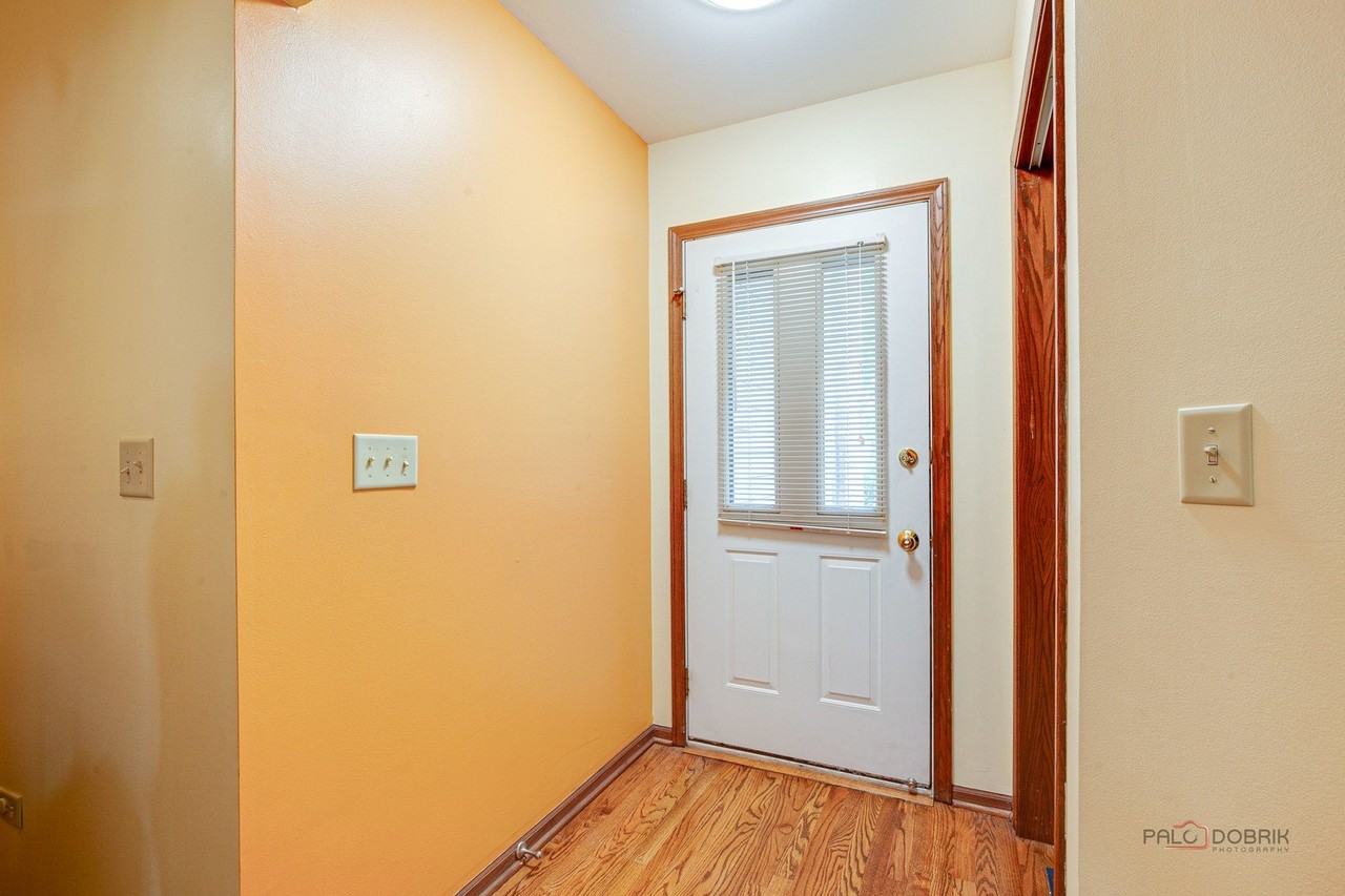 1613 Pebble Beach Dr - Photo 4 of 37