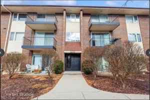 featured image of 5S066 Pebblewood Ln #B9