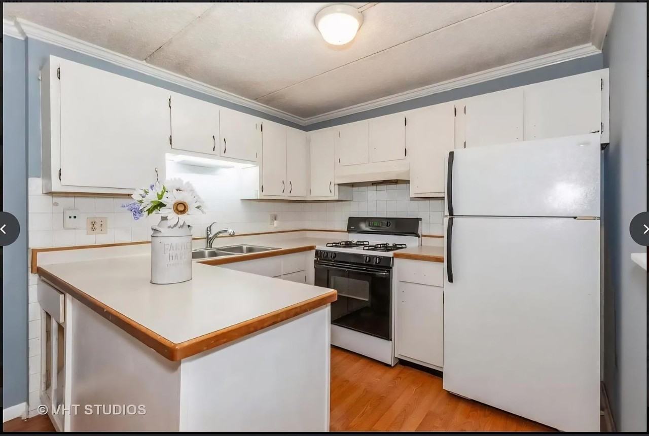 5S066 Pebblewood Ln #B9 - Photo 4 of 8