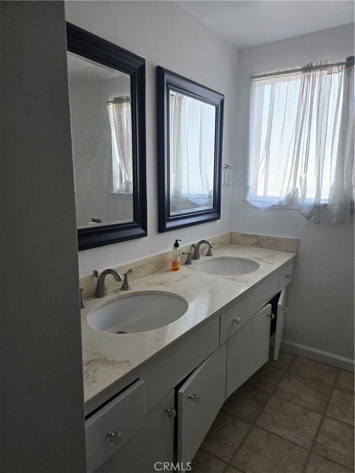 13542 Carroll Way - Photo 5 of 5