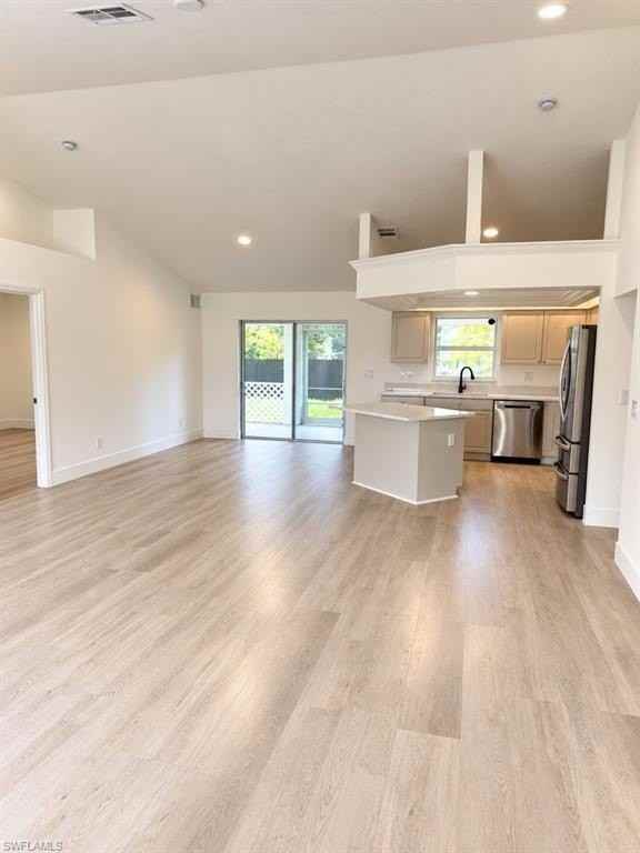 142 Sw 34th Pl - Photo 3 of 12