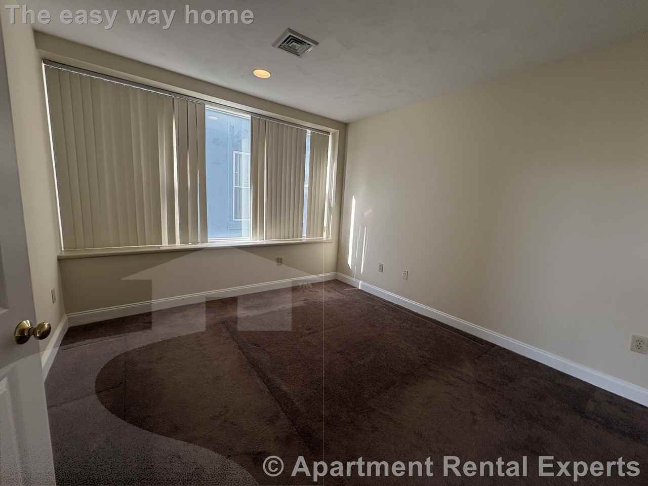 15 Pearl St #6 - Photo 4 of 7