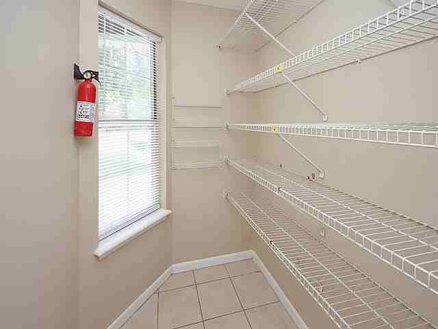 1022 Oakcrest Dr - Photo 5 of 50