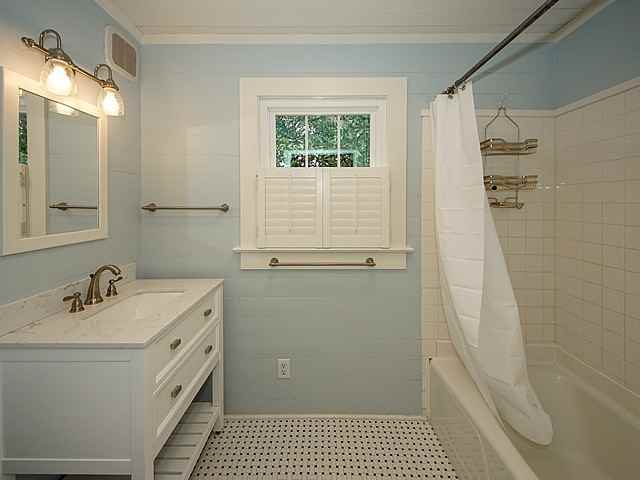 486 Woodland Shores Rd - Photo 3 of 39