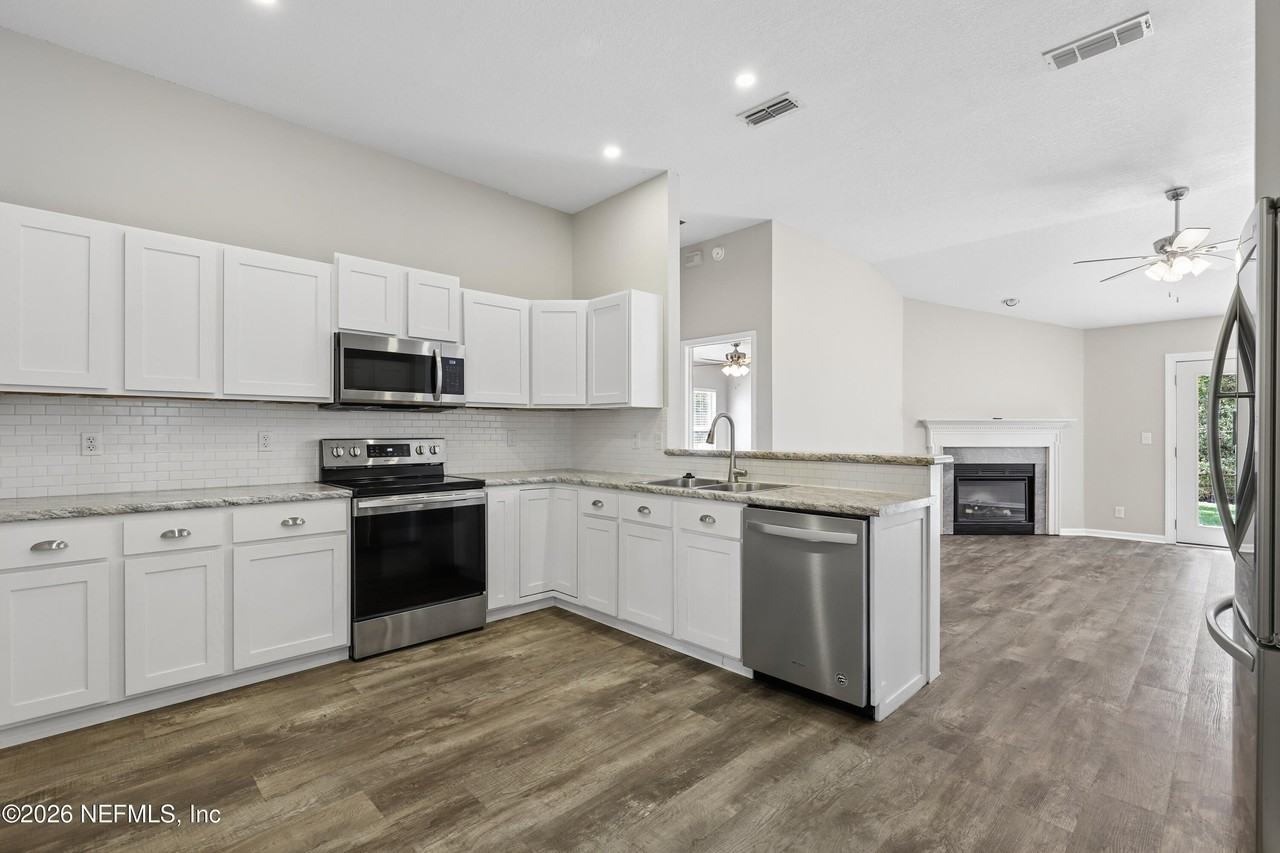 1760 Chandelier Cir W - Photo 7 of 26