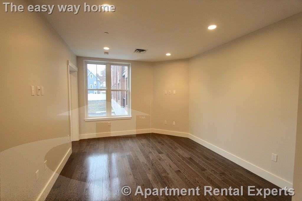 434 Mcgrath Hwy #213 - Photo 3 of 10