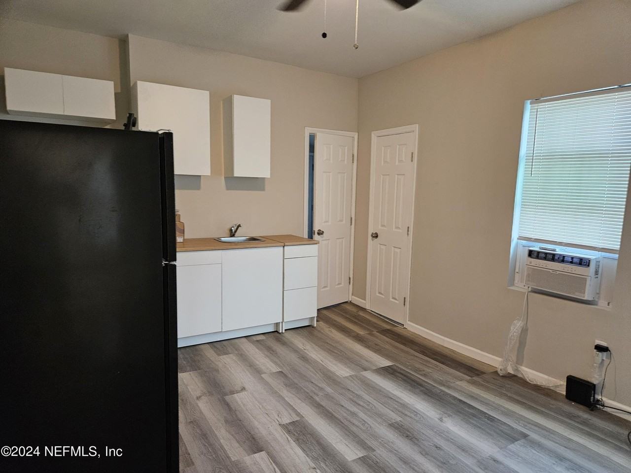 1176 E 13th St - Photo 3 of 10