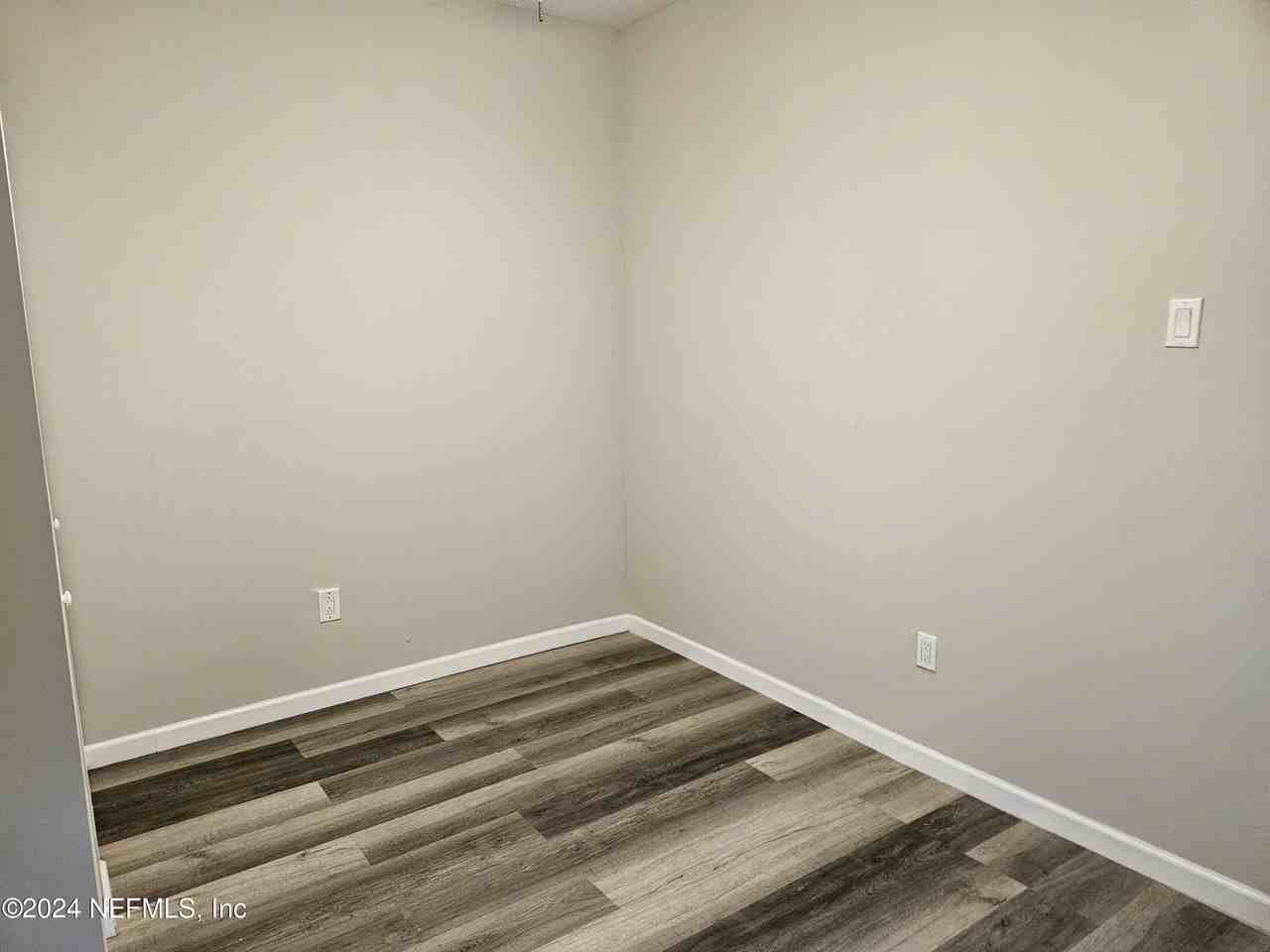 1176 E 13th St - Photo 7 of 10