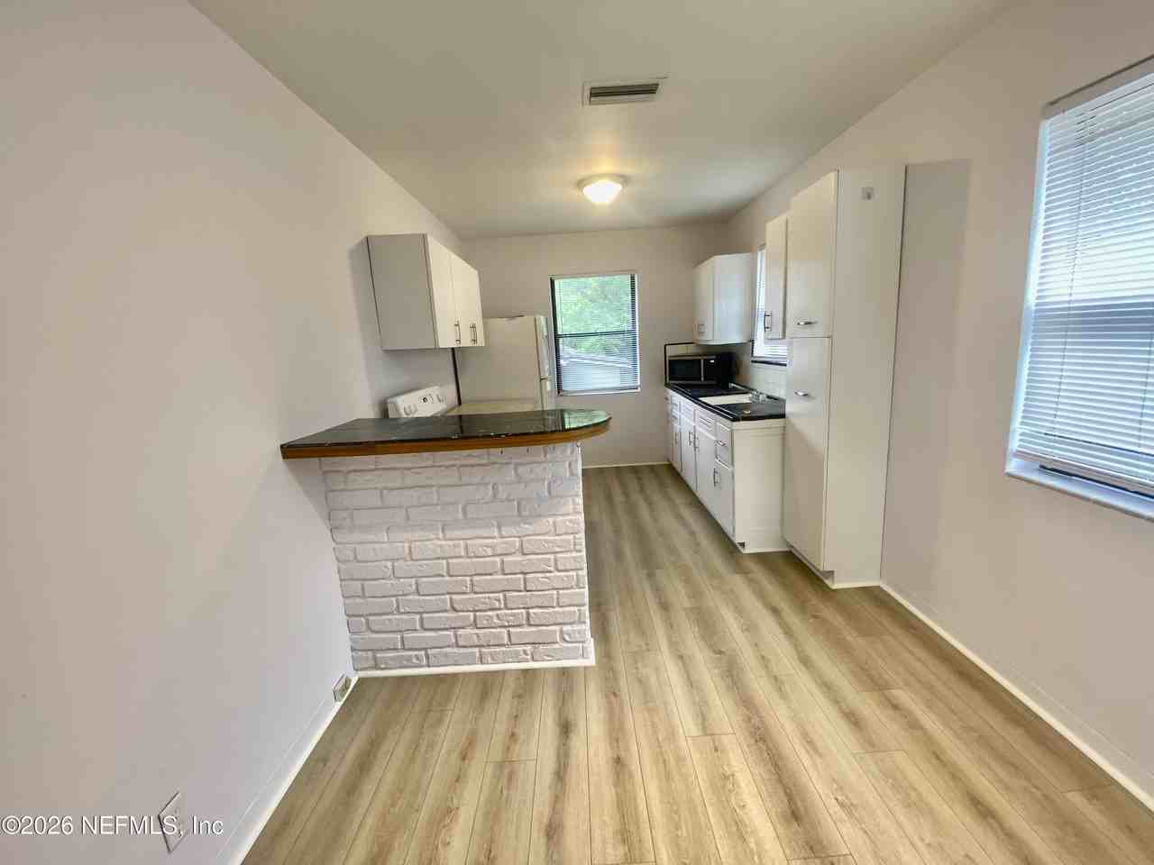 1562 Dancy St - Photo 6 of 13