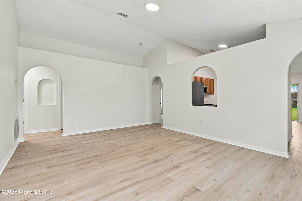 3520 Alec Dr - Photo 3 of 37