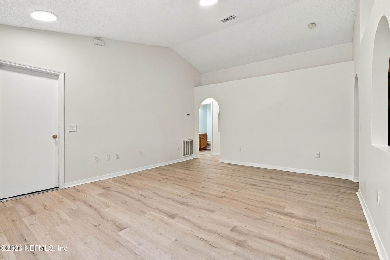 3520 Alec Dr - Photo 6 of 37