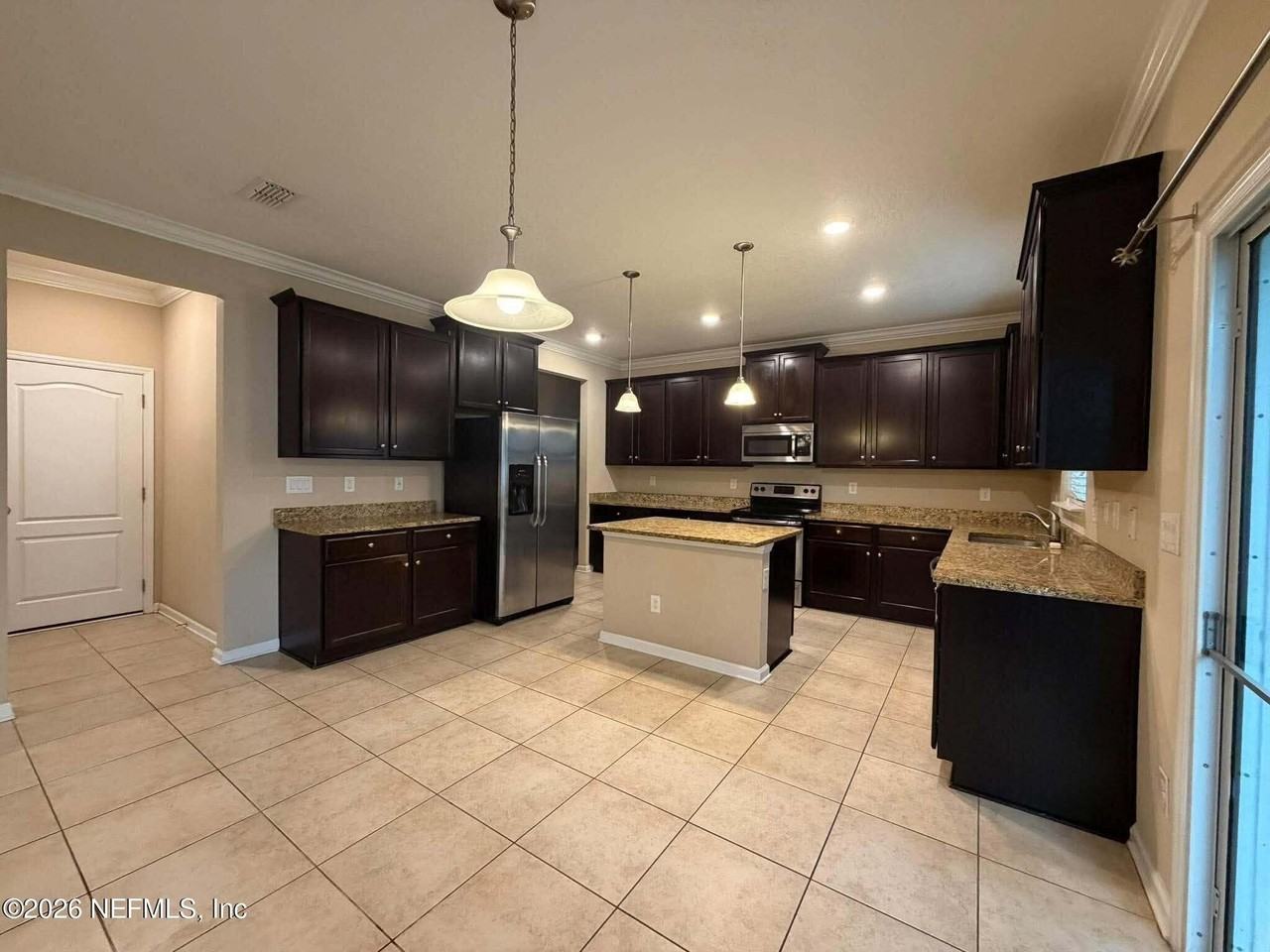 16082 Willow Bluff Ct - Photo 5 of 27
