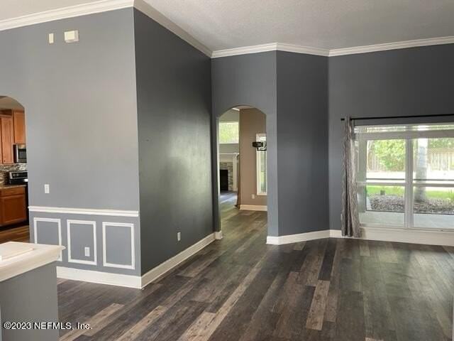 928 Indian River Rd - Photo 3 of 44
