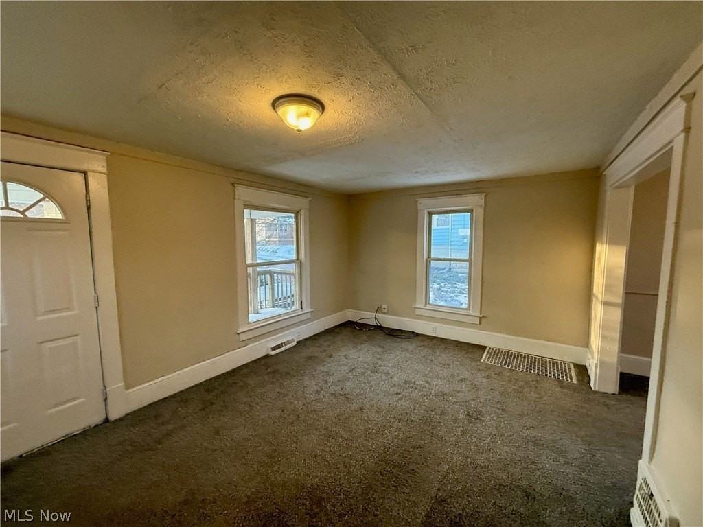 2157 10th St Sw - Photo 3 of 23