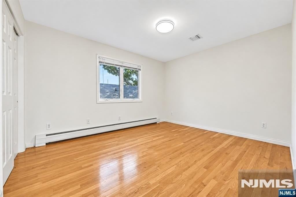 393 Washington Ave #B - Photo 7 of 29