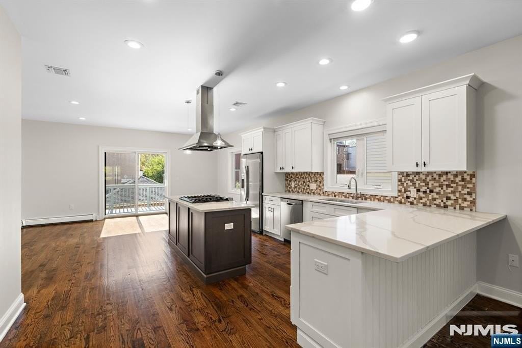 234 Columbus Pl #B - Photo 3 of 29