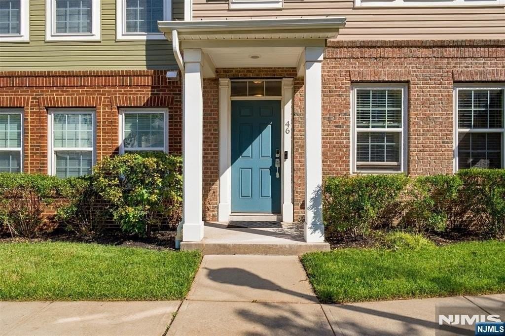 46 Truman Dr - Photo 4 of 48