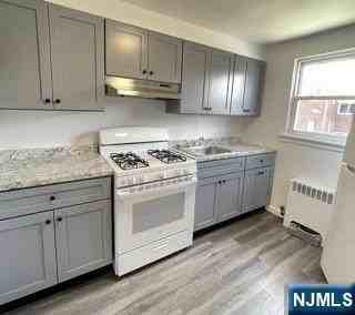441 Lawn Ave #5 - Photo 2 of 8