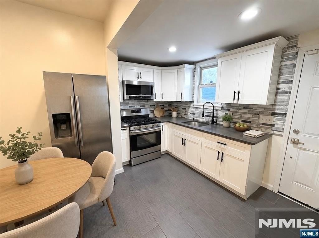 664 Prospect Ave - Photo 3 of 11