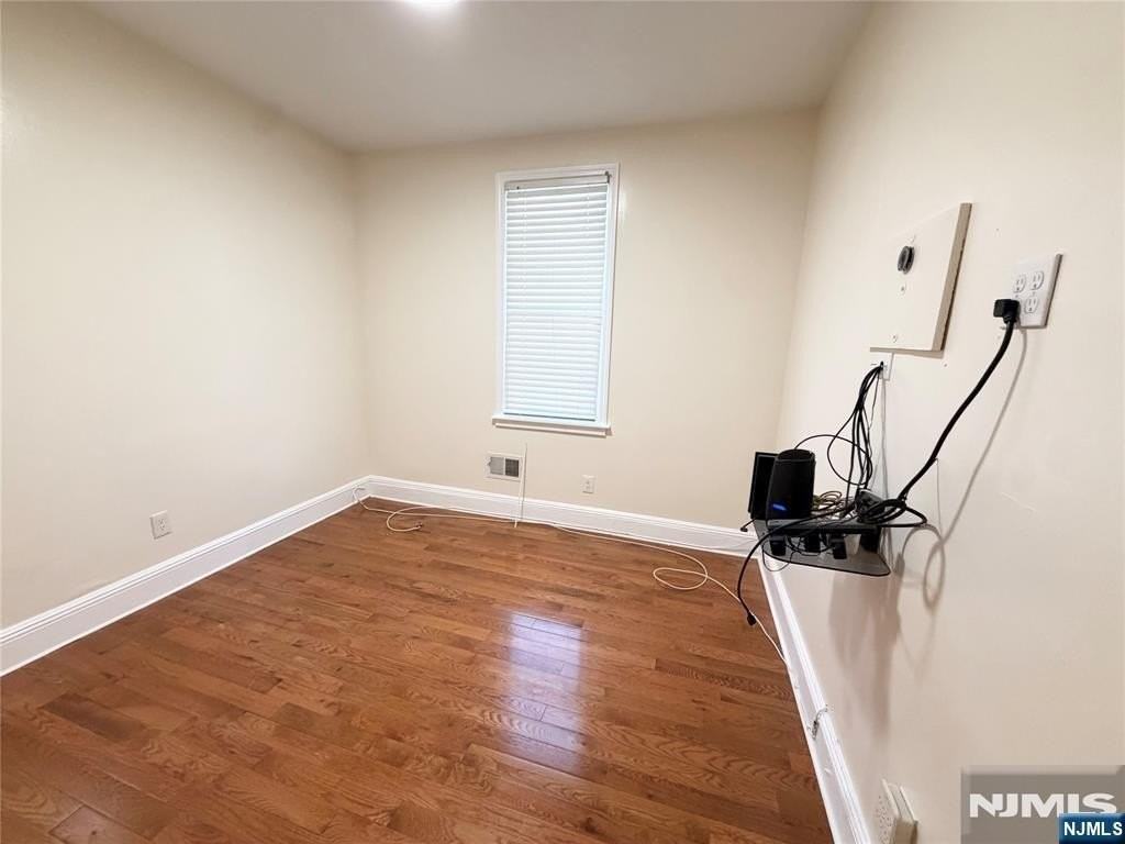 664 Prospect Ave - Photo 6 of 11
