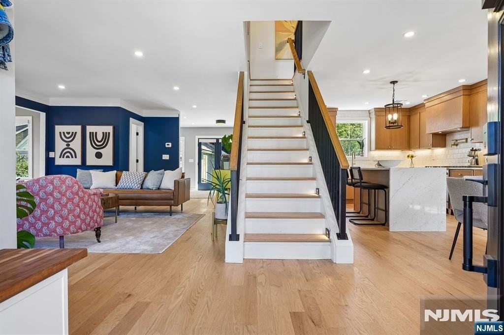 39 Walnut Cres - Photo 3 of 43