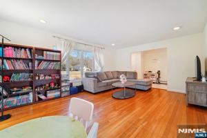 featured image of 324 Brook St