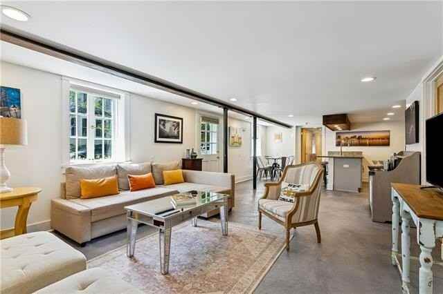 27 Fontainebleau Dr #B - Photo 4 of 10