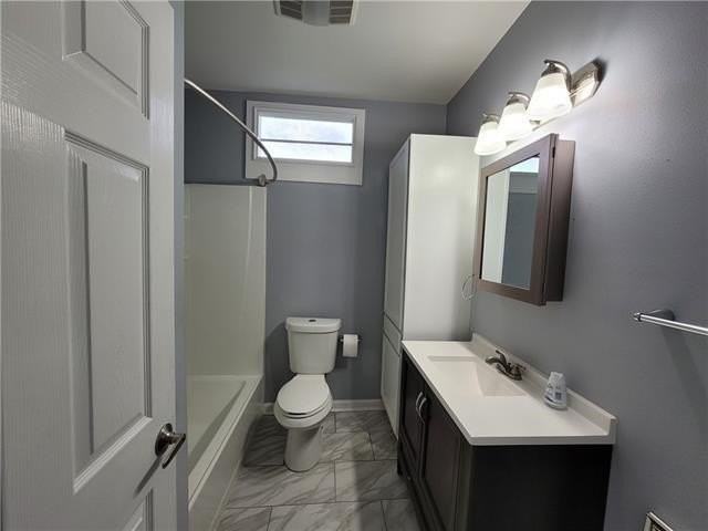 335 Whitney Ave - Photo 6 of 9