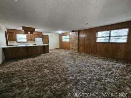 1867 Sycamore Dr - Photo 2 of 9