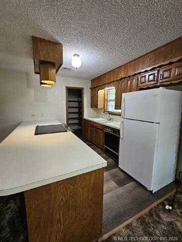 1867 Sycamore Dr - Photo 3 of 9