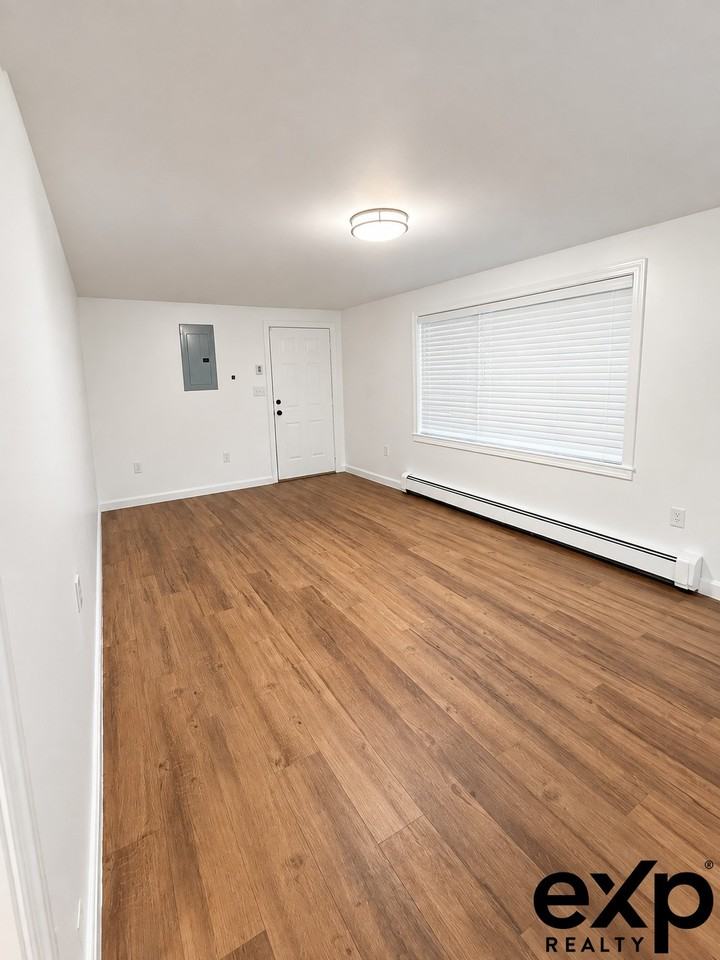 12 Rockway St #B - Photo 4 of 10
