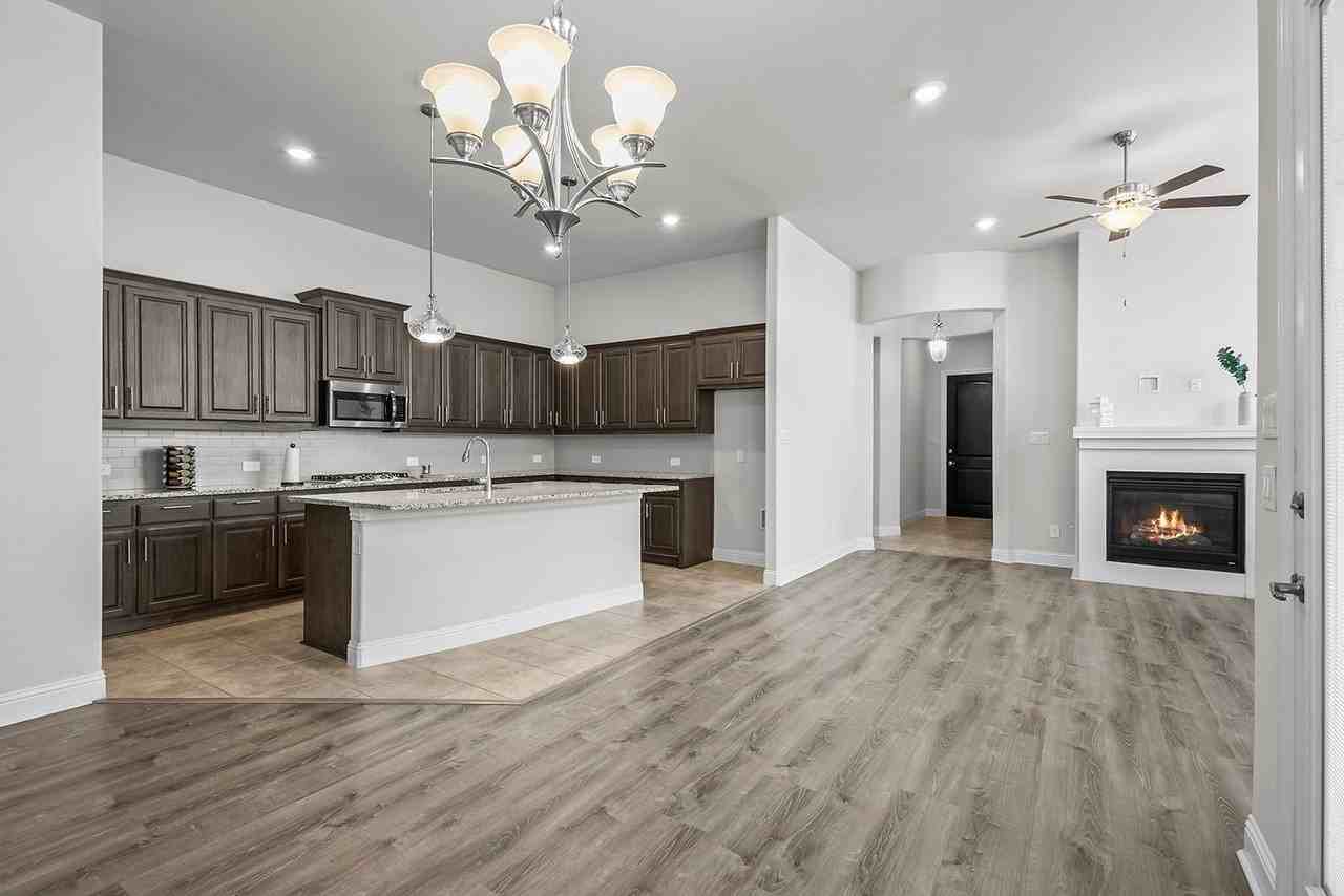 708 Waterbrook Pkwy - Photo 3 of 28
