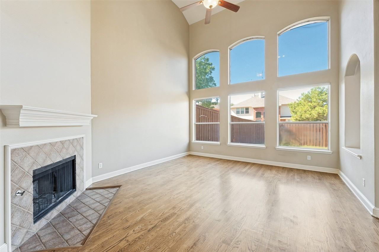 12731 Daimler Dr - Photo 2 of 29