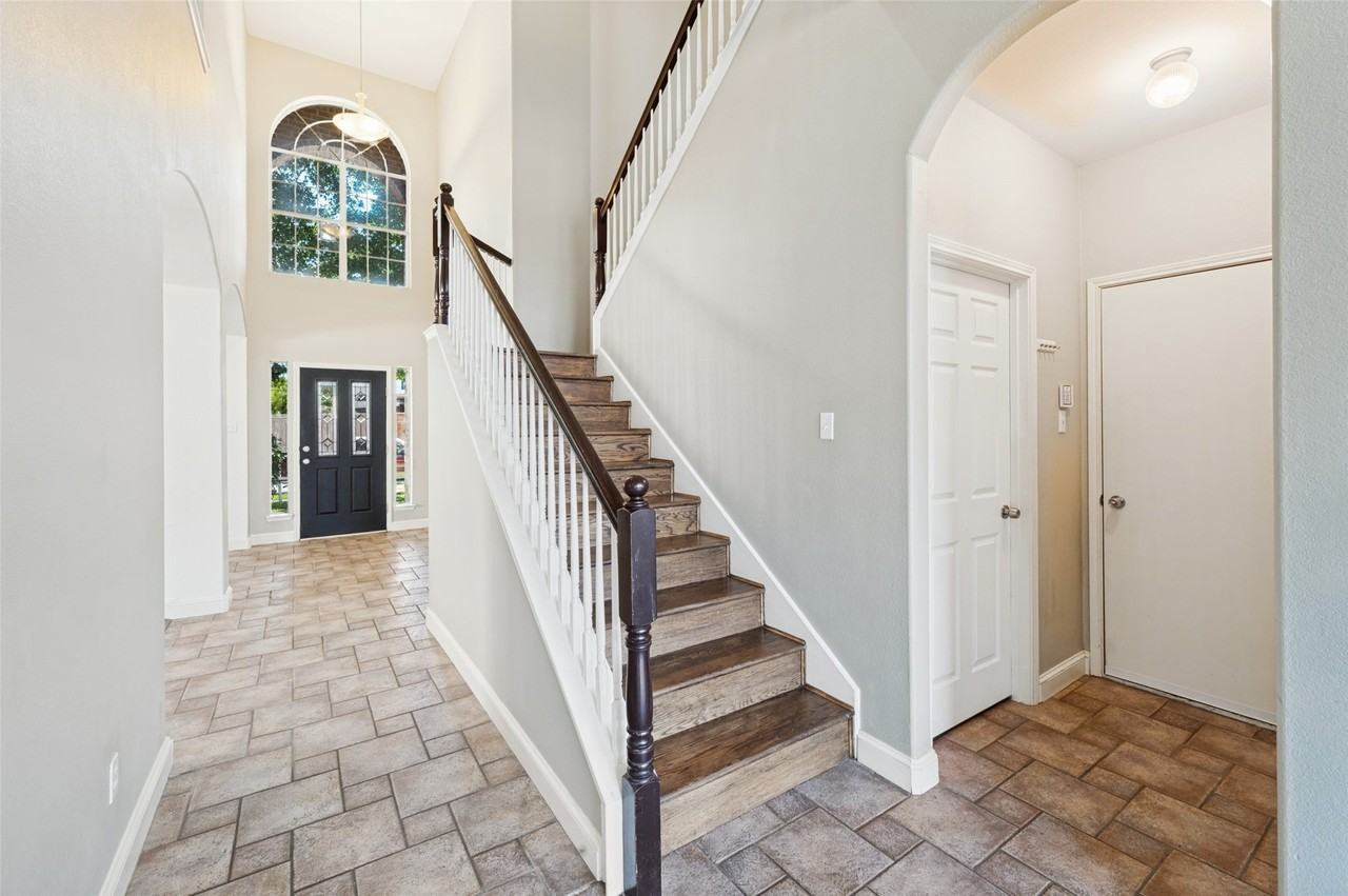 12731 Daimler Dr - Photo 3 of 29