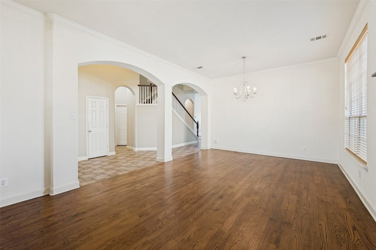 12731 Daimler Dr - Photo 4 of 29