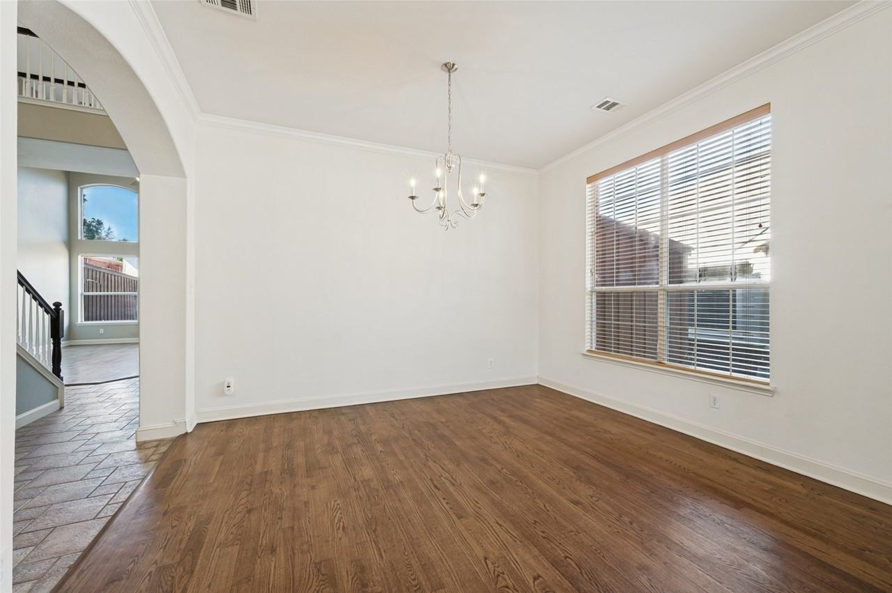12731 Daimler Dr - Photo 5 of 29
