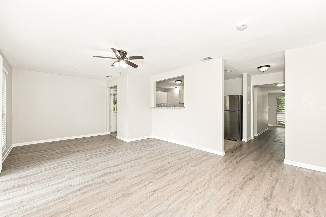 5233 Trail Lake Dr - Photo 4 of 16