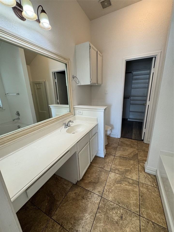 3720 Hermalinda Dr - Photo 6 of 16