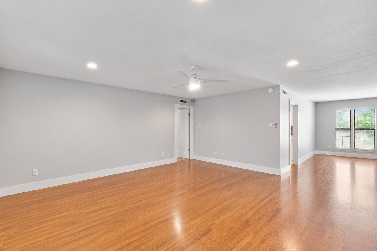 10727 Villager Rd #C - Photo 4 of 33