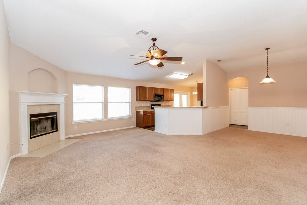 2702 Woodsdale Dr - Photo 4 of 15
