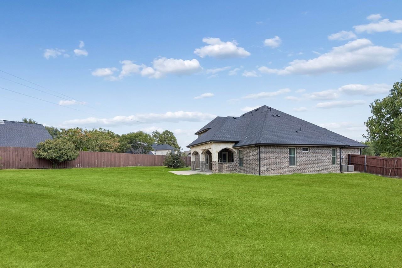1012 Mallard Way - Photo 4 of 34