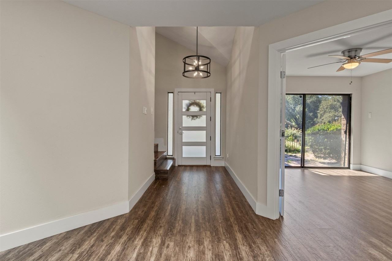 5509 Anglebluff Pl - Photo 5 of 36