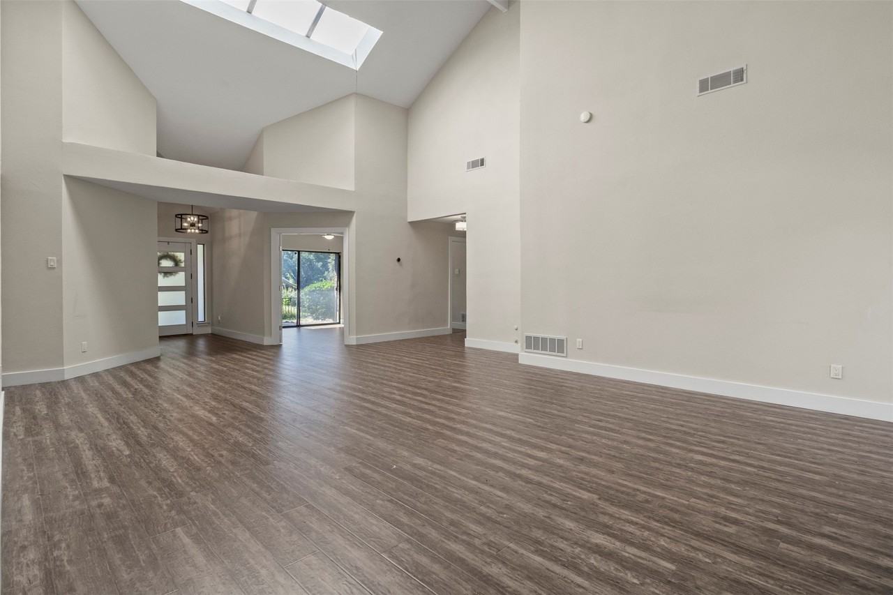 5509 Anglebluff Pl - Photo 7 of 36