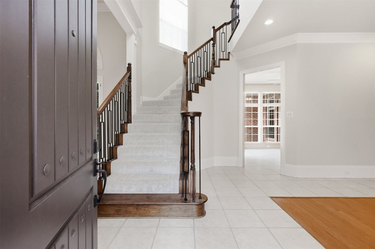 2313 Marblewood Dr - Photo 4 of 32