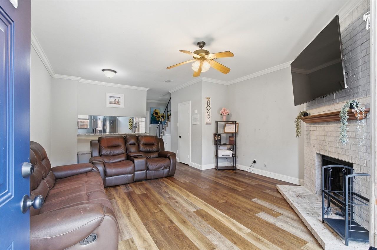 212 Samuel Blvd #3 - Photo 5 of 26