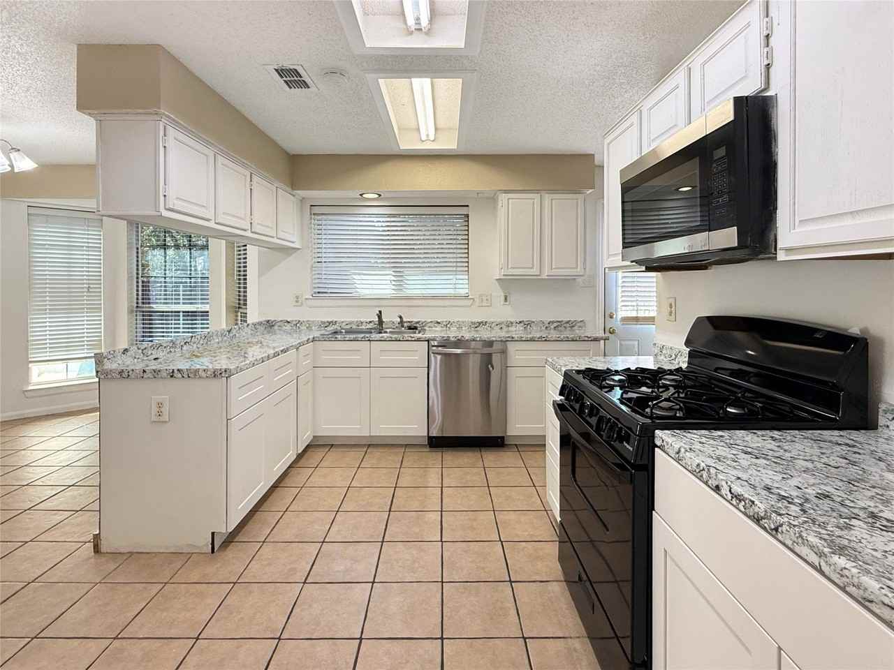 4219 Tanner Way - Photo 5 of 17