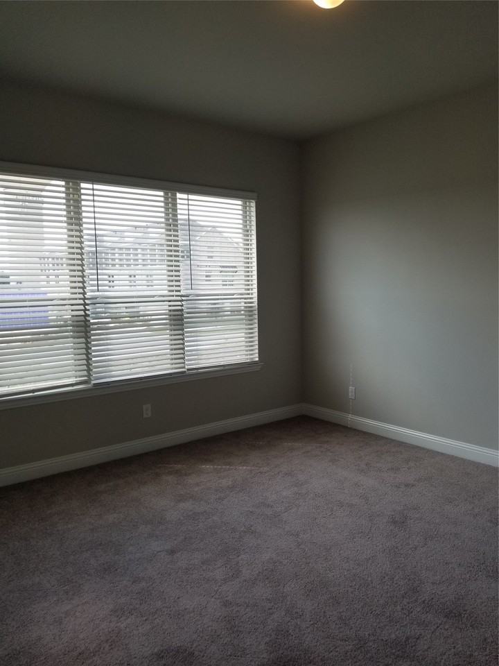 8143 Snowmass Dr - Photo 4 of 8
